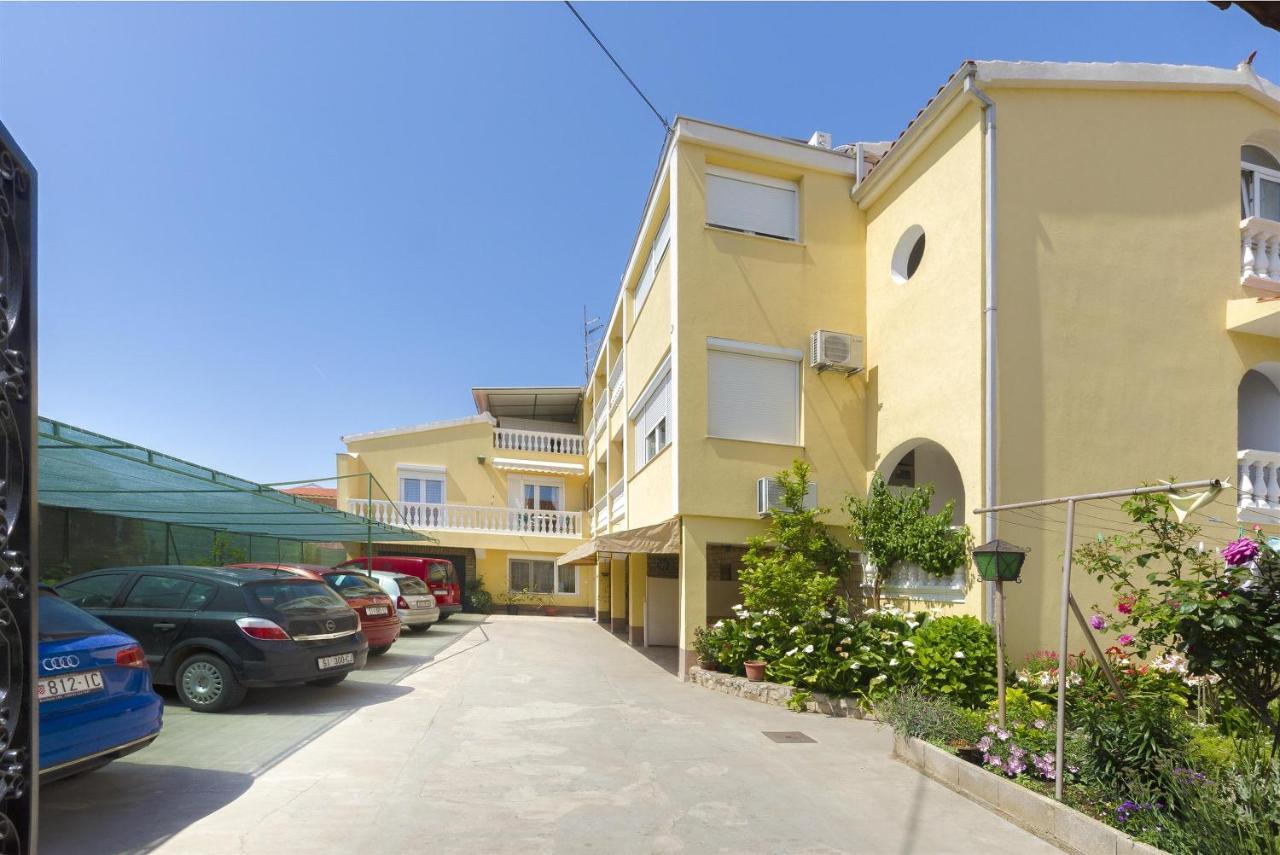 Apartments And Room Take It Easy Tribunj  Exterior photo