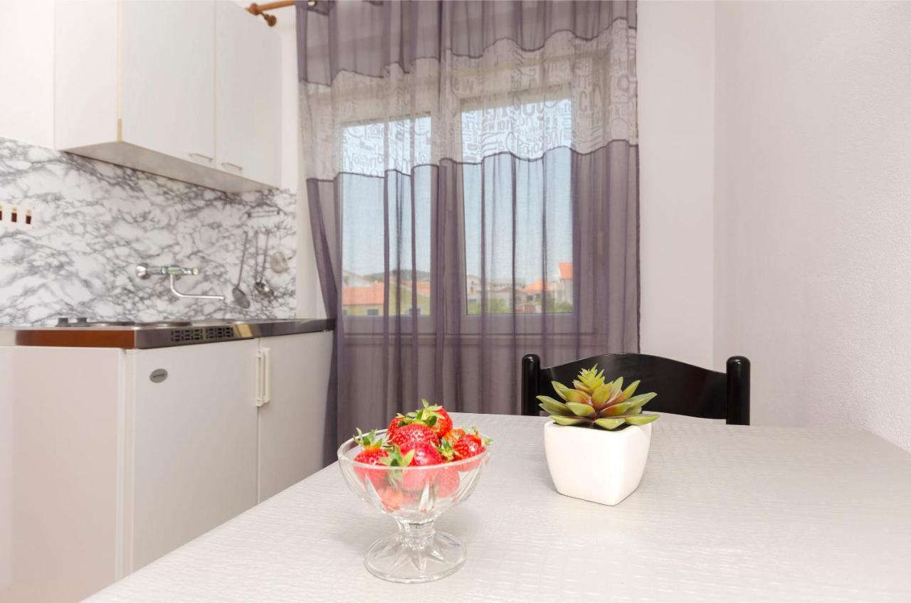 Apartments And Room Take It Easy Tribunj  Exterior photo